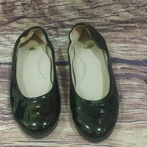 Beberlis black patent ballet flats 37 runs small